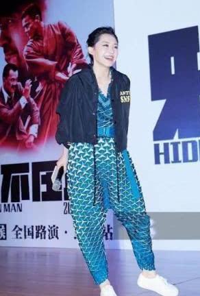 许晴穿连体裤，刘涛穿连体裤，原来已生育和未生育的区别这么大！