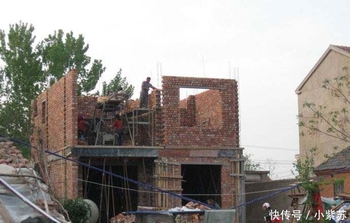 农村禁止随意建房, 谁建谁拆, 农民反问了一句, 专家不说话了