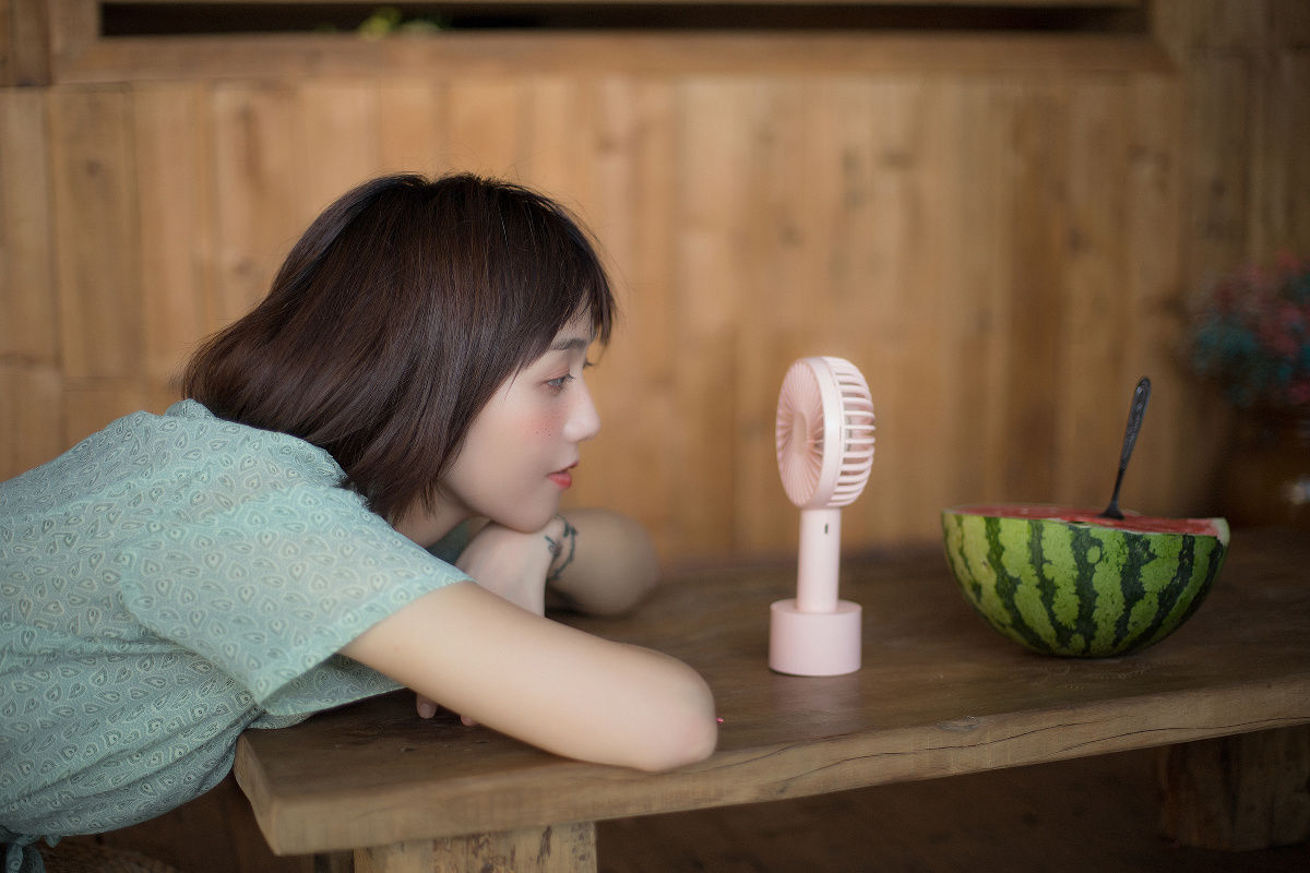 天然去雕饰清水出芙蓉!短发美女俏丽素颜