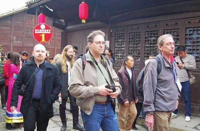 中方很多老外都要回国，这是为什么?美国人是这么说的，想想都怕