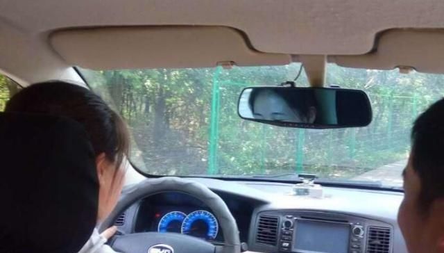  我国■比起超速，很多司机更痛恨开慢车的，他们正在扰乱我国的