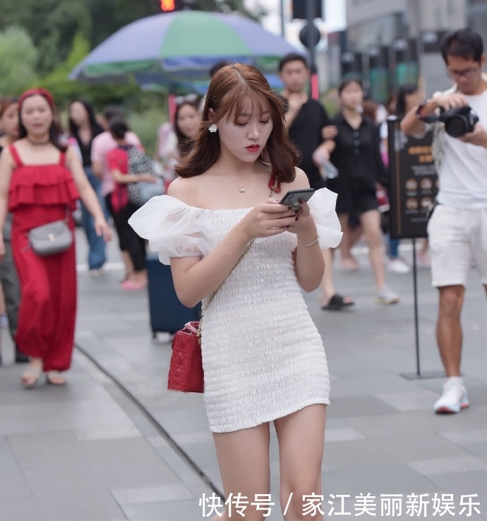  [让自己]轻柔靓丽的短裙穿搭,让你穿出品味,展现出优雅自信的美