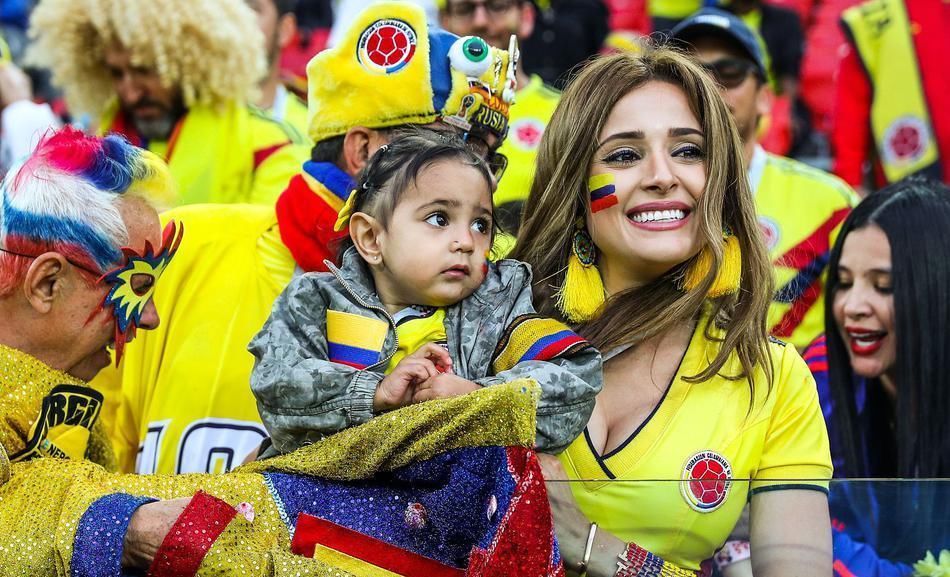 世界杯1/8决赛佳丽:哥伦比亚美女烈焰红唇，英格兰姑娘清新雅致