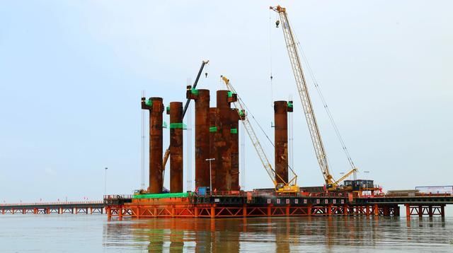  两用|广东珠三角入海口在建第一条公铁两用大桥，国内首座公铁同