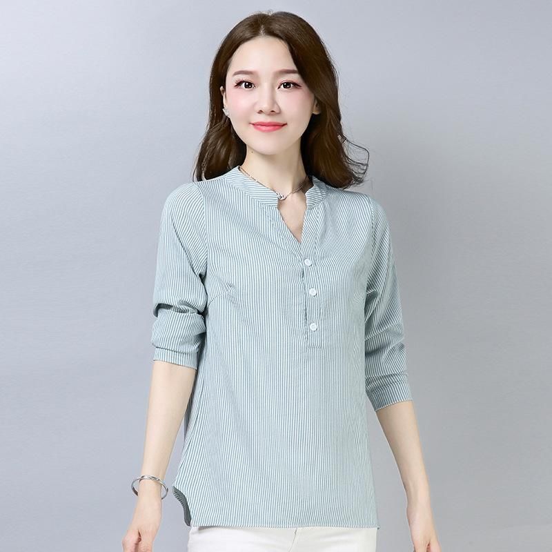 10款大方得体的初秋上衣，穿着舒适有型又减龄，70后穿更嫩美