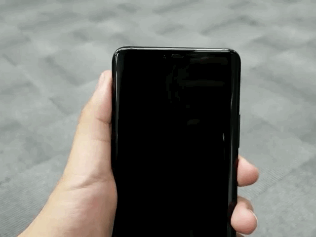 华为Mate 20 Pro上手体验,后置“浴霸三射”带来别样惊喜。