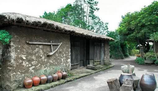 “门前有破屋，三年一场哭”，啥意思？古人说的有道理吗？