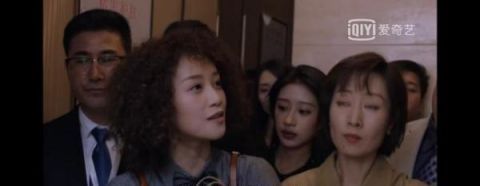 精英律师蓝盈盈