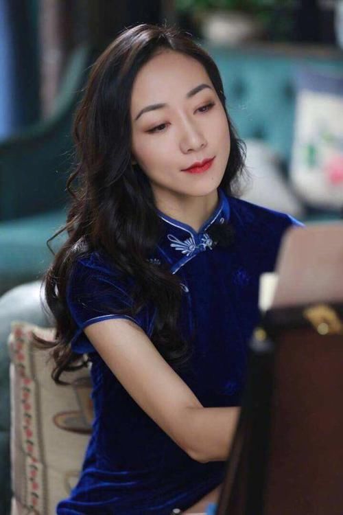  『代表』不同颜色的旗袍代表不同的气质，这7种颜色的旗袍，哪一款适合你