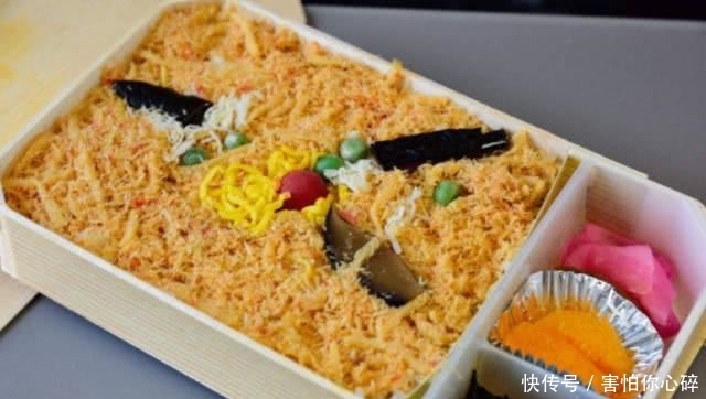 来到中国游玩的日本游客，对我国高铁赞不绝口，唯独这点摇头叹息