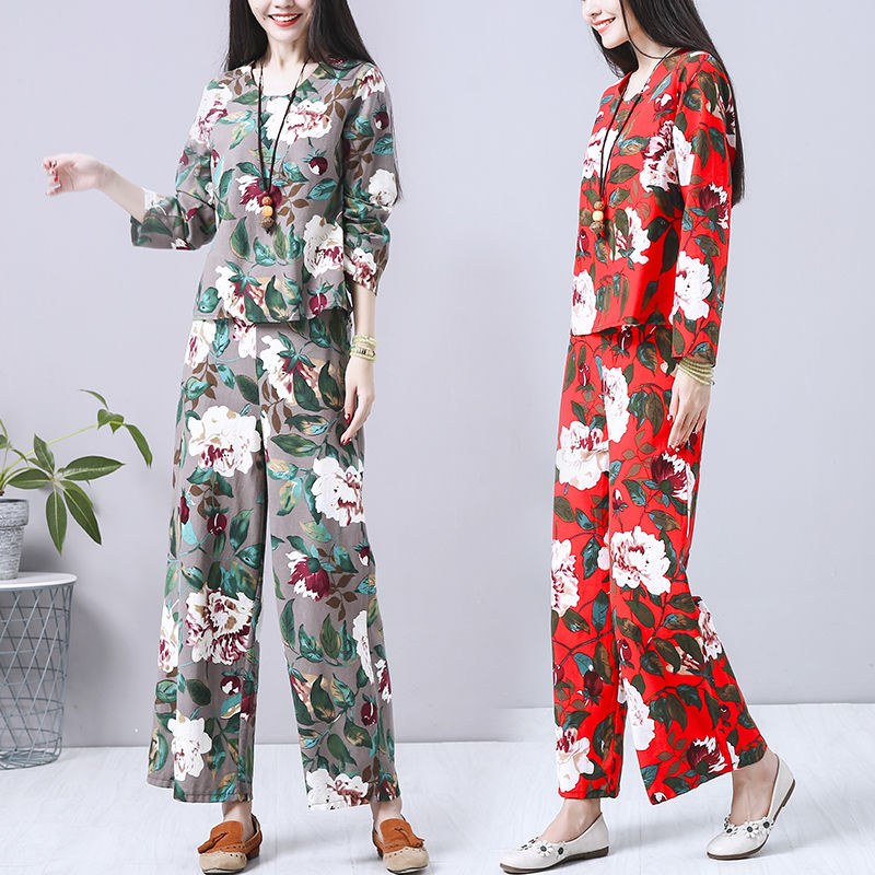 25以上的女人，晚上多穿这种“勾魂衫，太有女人味了