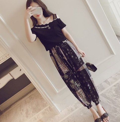 我媳妇1米53，出门不爱穿裙子，只穿港味套装+尖头鞋，真显高