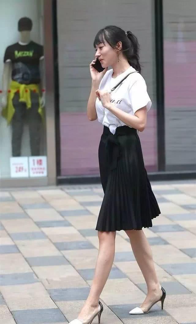 女士■白衬衣搭配高跟鞋子,秀出女士幸福的气场