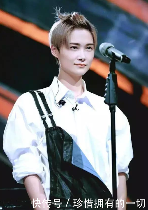 李宇春做节目最简单的发型，从春哥变回春妹，这发型得推荐给女友