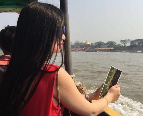 泰国女孩给你递毛巾,为何导游却说不要接?接一次就知道原因了