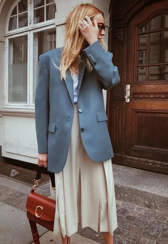  [适合]是时候穿西装＋T恤了，让你美爆整个春天！