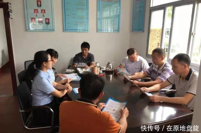 为何有的村民不赞同大学生担任村干部，村支书给出了自己的看法