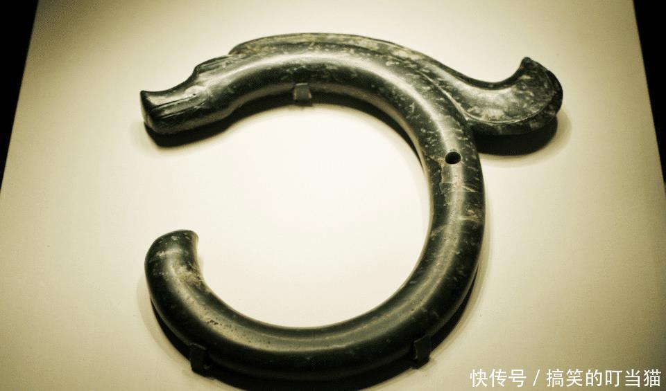 形象:中国历史上“龙”的形象从有翅膀到五爪金龙成为了皇帝的象征