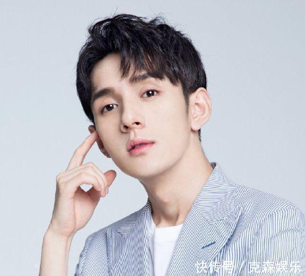  「年收入」李佳琦薇娅年收入被认证李佳琦收入30亿，看到薇娅后粉丝沉默了