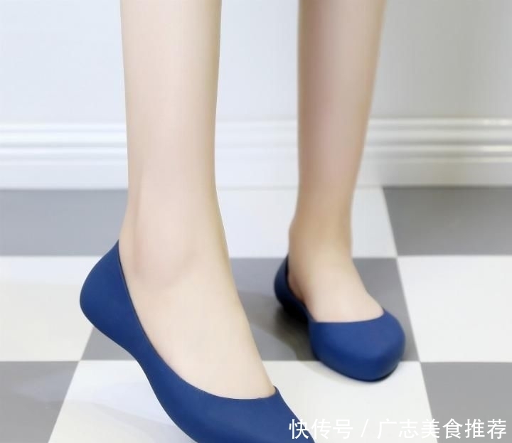 『建议』这么美的脚, 建议经常穿高跟鞋! 跟着下图这么搭, 难道不美吗