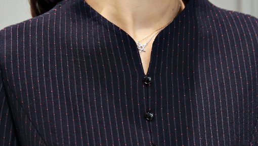 秋老虎临近,怕热汗多女人别穿毛衣!多穿这棉麻装,透气又舒适