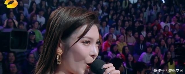 #表白#女观众在《向上》当场表白,看清王一博的表情,网友疯狂截图