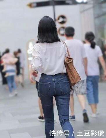 唯俏■街拍图片,小姐姐高跟唯妙唯俏,彰显美女范