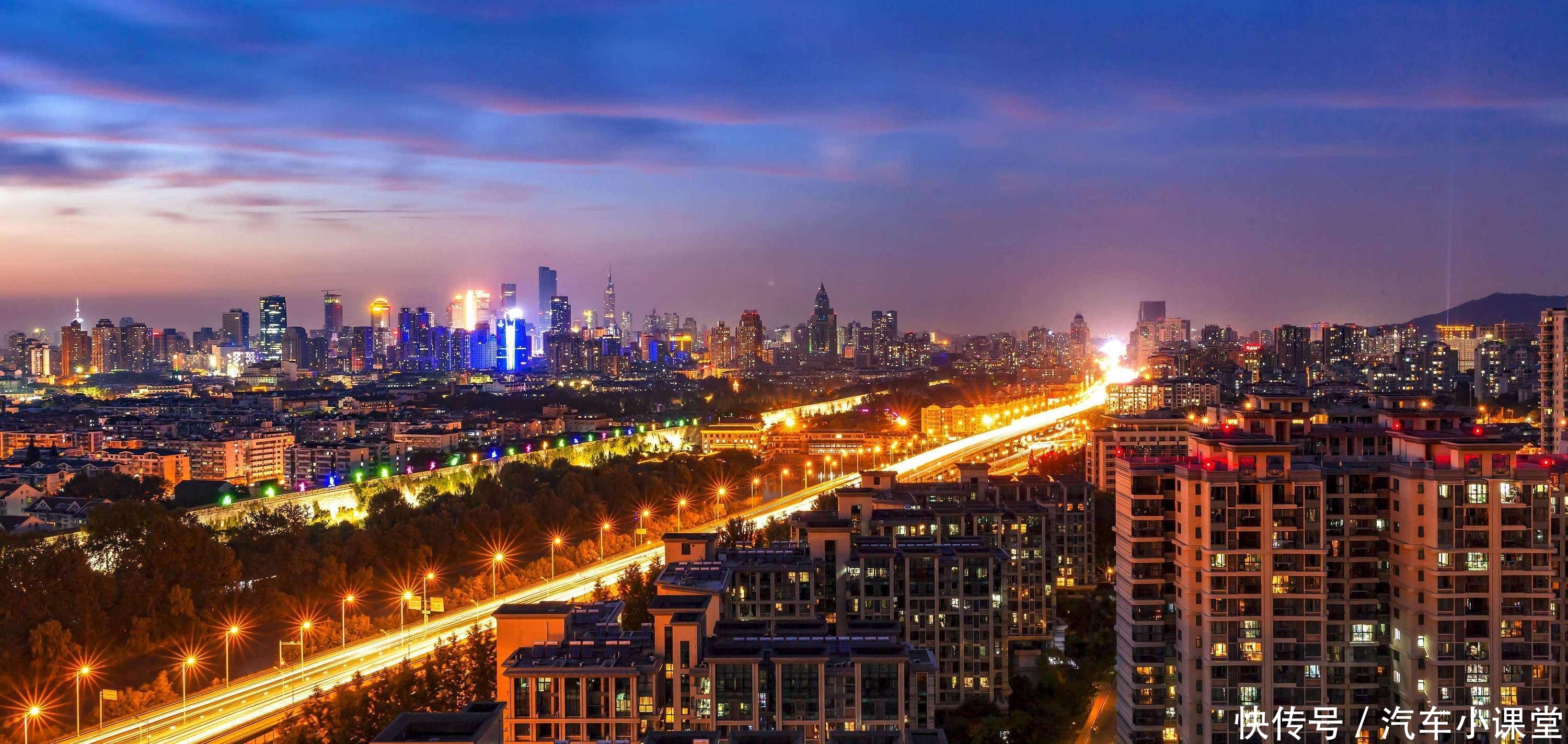 中国排名前三“网红”城市,成都被挤出前三名,第一名依旧是重庆