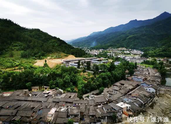 中国最“特别”的古镇,有最原始的味道,一条街上能跨三个省?