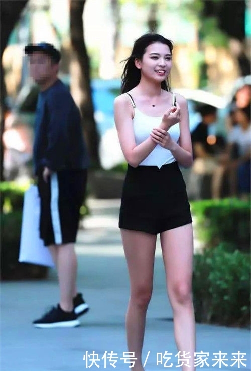 【迷人】街拍:超可爱的小姐姐,仙女般的气质,实在迷人性感