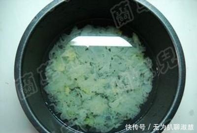 『银耳羹』它和银耳是黄金搭档,时常来一碗,皮肤白嫩,10张面膜也不如它