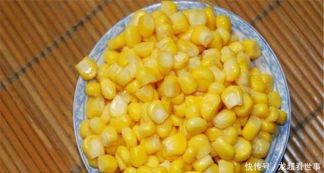  『刺激性』鲤鱼对玉米没有防备，用玉米面加一物，让鲤鱼疯狂咬钩
