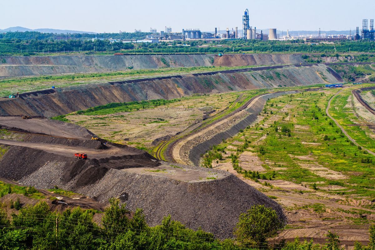 全国最大的露天煤矿，当年被日本挖到海拔负339米，成中国最低点