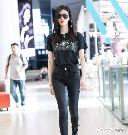 奚梦瑶把“渔网”当做衣服穿了 网友: 这样的穿搭还真是第一次见