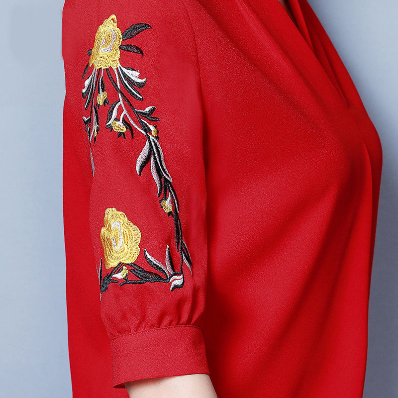 难怪十个女人九个夏天喜欢穿棉麻衫，上身年轻显白，舒服的不得了