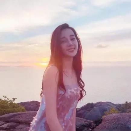 长相与身材哪个重要?当168的迪丽热巴撞上178的奚梦瑶，一目了然