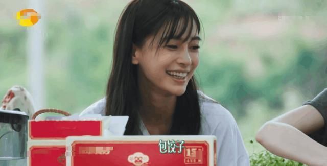 Angelababy继假吃事件 又被网友骂惨了 骂了整整87分钟