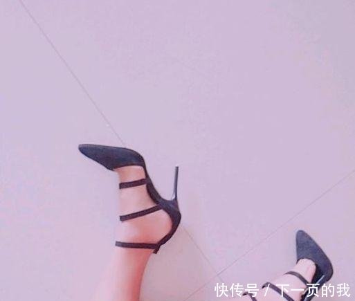 经典黑色的细跟鞋，上班族女性的最佳选择，优雅又大方！