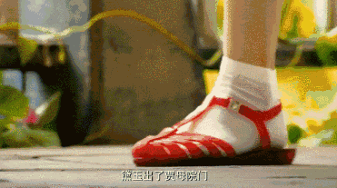 杨紫和关晓彤体重相同却被吊打，只因这个部位粗显胖20斤！