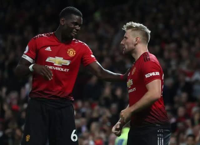 曼联官方怒批穆帅博格巴吵架传闻造谣：荒谬透顶！他们关系好得很