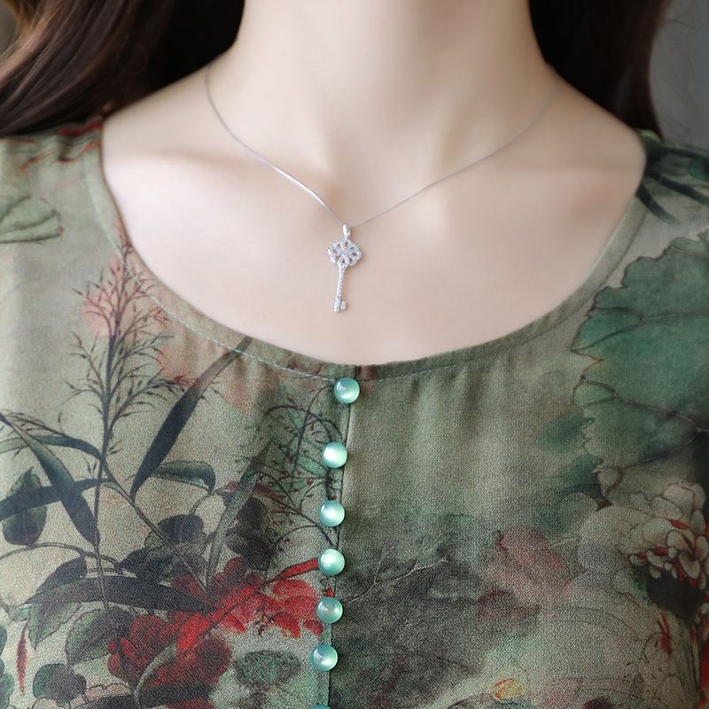 终于找到了，6070穿显嫩又洋气，比雪纺好看百倍的“冻龄裙”