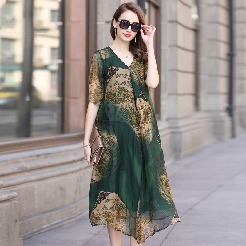 难怪姐姐都不买夏装，3小时前刚上架的秋裙实在太美，真想全买了