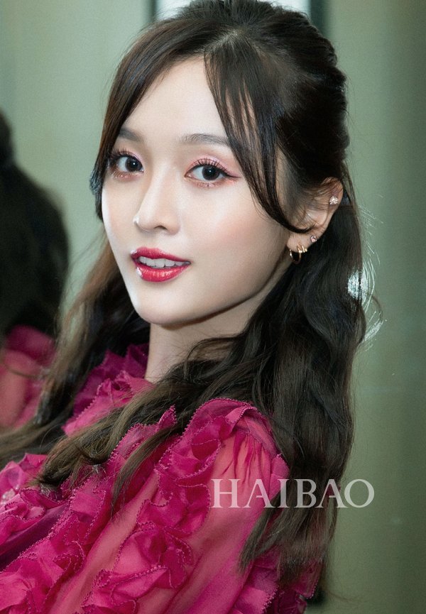 不信50款女星发型没你喜欢的!杨幂小辫超吸睛，＂璎珞＂吴谨言剪