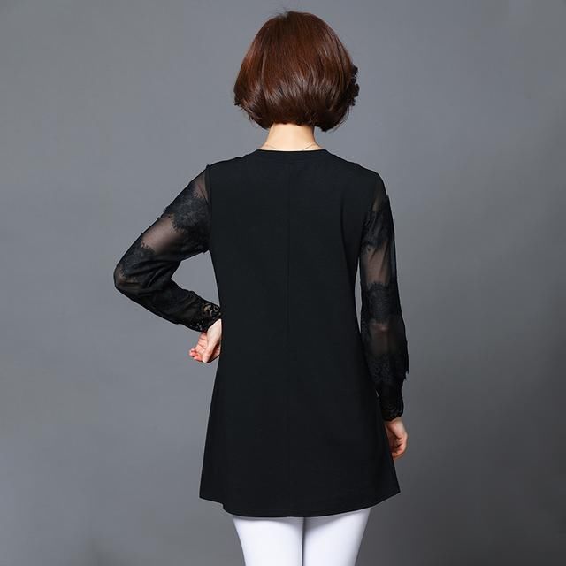 现在还早，温暖的厚毛衣还不用备哦！穿这些小衫，才洋气又合适