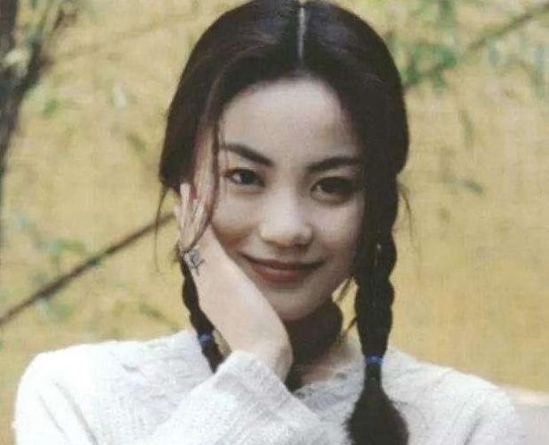 『风华绝代』不老女神!38张王菲的珍贵老照片曝光,真的是天生丽质,风华绝代