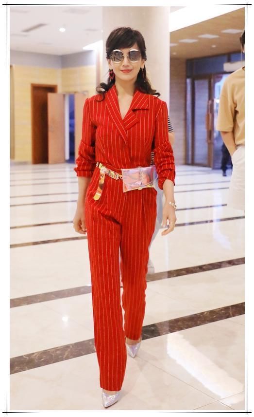 赵雅芝身材太恨人!63岁挑战透视裙仙气飘飘,网友:人老心不老