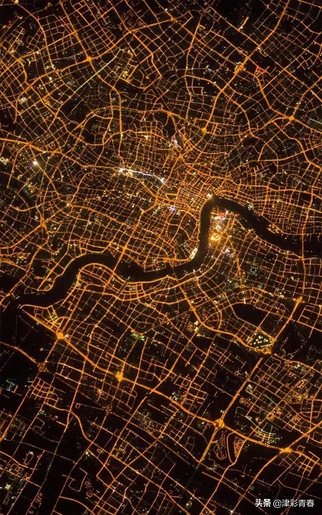 世界还是那个世界，但中国已经不是那个中国…...