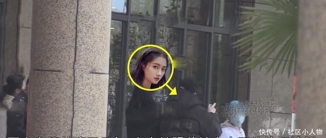『 全副武装』携妈妈发热门诊检查,传闻辟谣来了,关晓彤母女全副武装