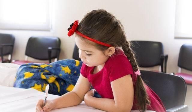  【肯定】女孩子小时候，一定要有一个人肯定的告诉她，你真的很美！