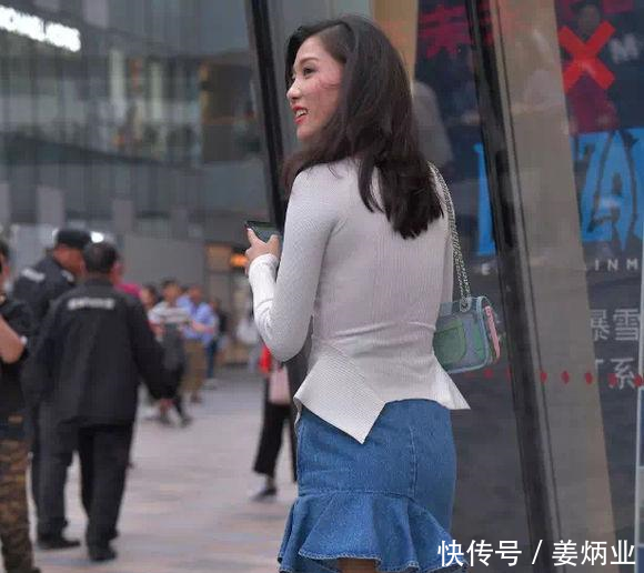 街拍不一样的牛仔裙, 穿出不一样的感觉